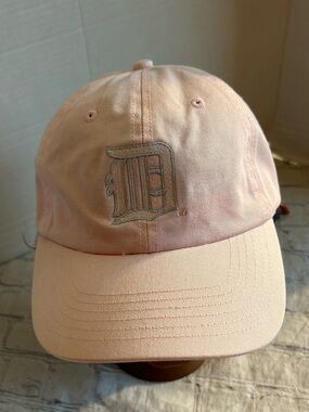 VALUCAP BY SPORTSMAN PINK 100% COTTON WITH GRAPHIC D ADJUSTABLE WOMEN’S O/S